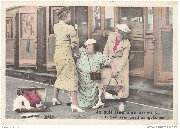 Je suis bien arrivé. Ik ben zeker goed aangekomen. On relève hélène Maréchal à la descente du train. 