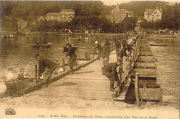 Armée belge. Pontonnier du Génie. Construction d'un pont sur la Meuse