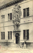 Audenarde. La Caserne de Maegdendaele IV. Porte d'entr&eacute;e du Mess de la Troupe (Ancienne Abbaye du Val aux Vierges, fond&eacute;e au XIIIe si&egrave;cle)