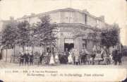St-Mariaburg. - Café in St-Mariaburg, Tram stilstand