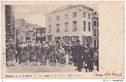 Souvenir de Binche.Un groupe de Gilles en petite tenue