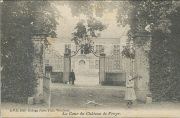 La Cour du Château de Freyr