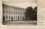 NIVELLES. Ecole Normale. Cour, vue des classes.