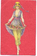 Femme présentant des fleurs dans creux robe