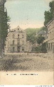 Dinant. Le pied de la montagne