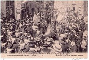 Cortège du Pas de l'Arbre d'Or Groupe de Bannières des Métiers de Bruges.