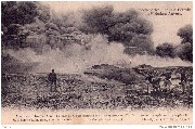 Incendie des Tanks à Pétrole. Soldats du génie commençant la construction d'un barrage