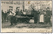 Le chariot est tiré par l'hercule plus fort qu'un cheval,aux applaudissements  des milliers de spectateurs à Wuestwezel,province d'Anvers le 12 février 1905 son lieu de naissance