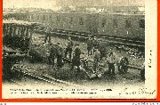 Accident de chemin de fer  Aux Deux Ponts à Bruxelles le 15 février 1904-aspect de la voie après déblaiement Voiture de 3è classe