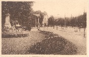 Le Parc de Sept Heures avec les 2 Monuments Le Parc de Sept Heures avec les 2 Monuments