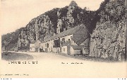 Environs de Dinant. Sur la route d'Anhée