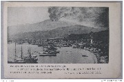 Le jour avant la catastrophe, Panorama Saint-Pierre, avec le Mont-Pelé qui fit éruption le 7 mai 1902