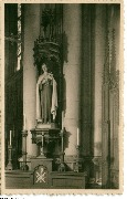 Eglise Saint Boniface Ixelles. Statue de Sainte Thérèse de l'Enfant Jésus