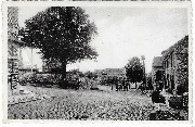 Montigny-le-Tilleul. Place Sottiaux et le tilleul