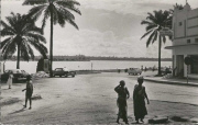 Stanleyville. Le Beach, le Fleuve et le Monument du Lieutenant DUBOIS.