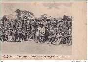 Congo Belge. Chef azand&eacute; avec une partie de ses hommes