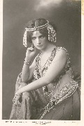 Miss Maud Allan as Salom&eacute;(ceinture en perles)