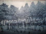 Ath. L'esplanade-&eacute;cole r&eacute;gimentaire 1er de ligne