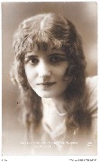 Les plus belles femmes de France- La Pâquerette 
