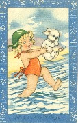 Jeune baigneuse menant &agrave; bout de bras son chien blanc &agrave; la mer